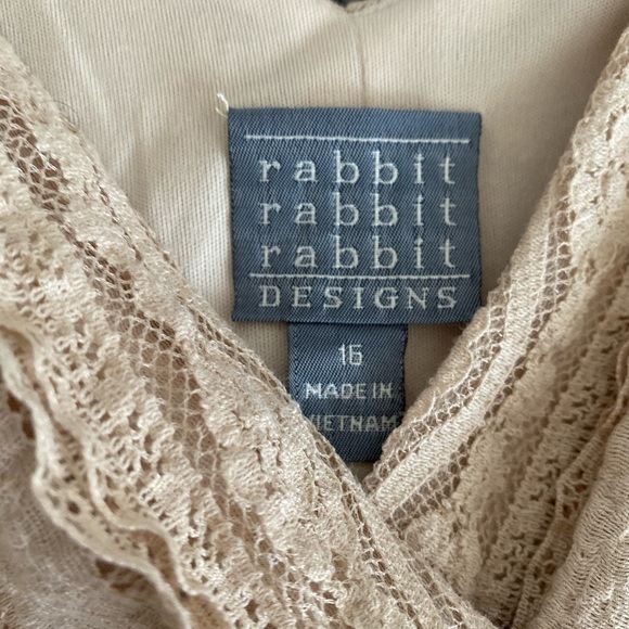 Laced dress - Picture 3 of 3